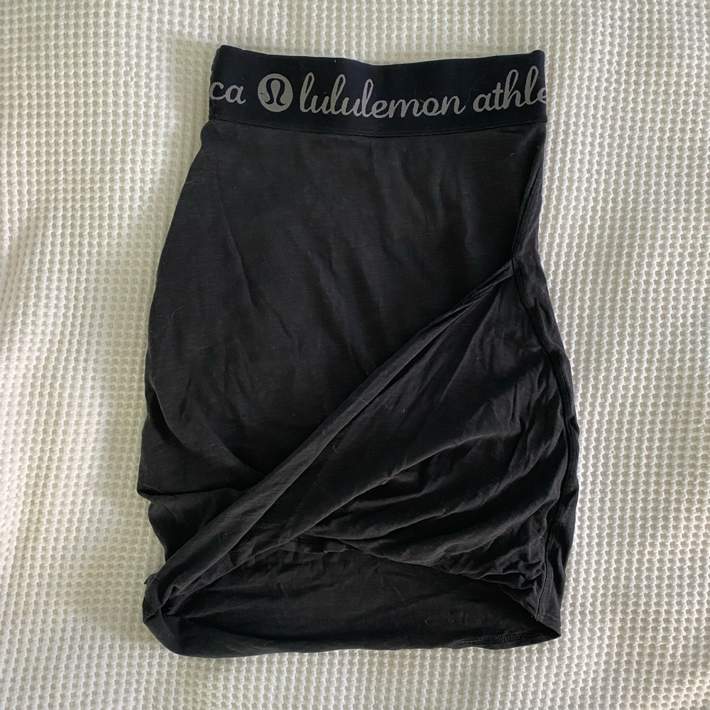 Lululemon Skirt- size 4